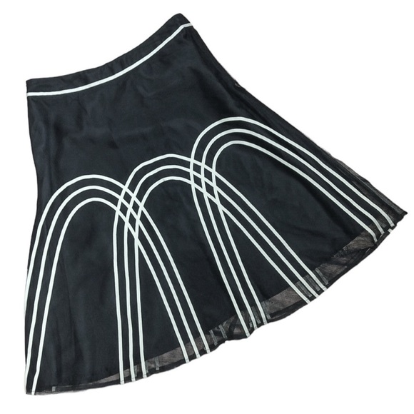 LOFT Mesh Overlay Skirt - Picture 3 of 7